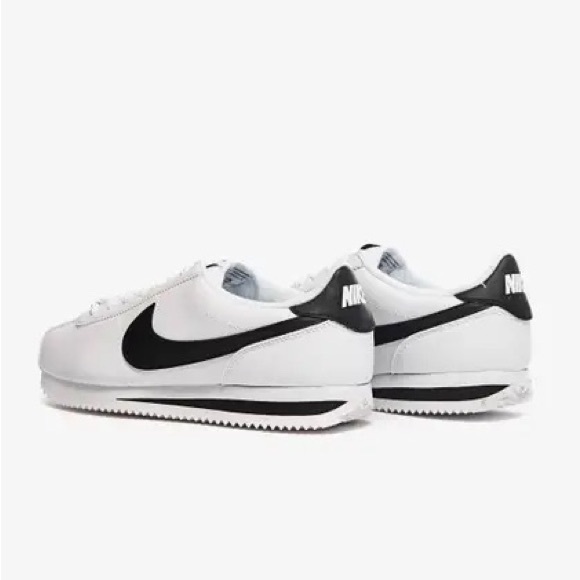 BLACK AND WHITE BASIC NIKE CORTEZ - Picture 1 of 2